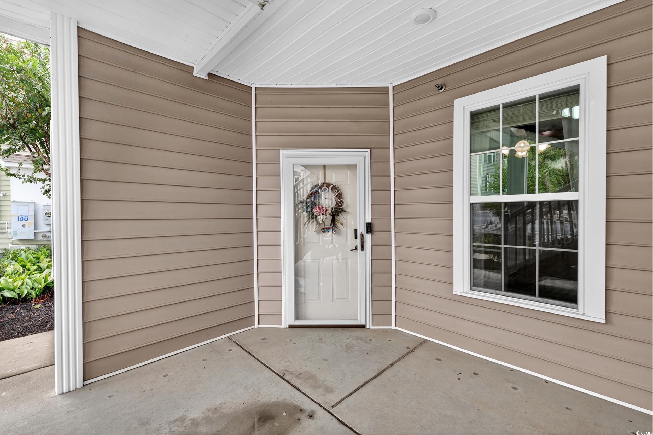 Image 2: Entrance to property Image 2: Entrance to property