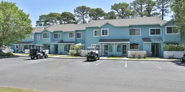 33 Shadow Moss Pl.