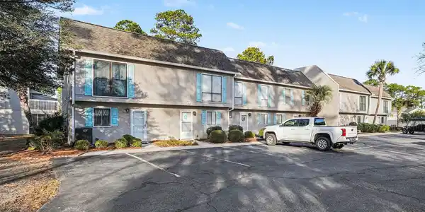 946 Villa Dr.