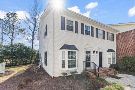 2925 Carriage Row Ln.