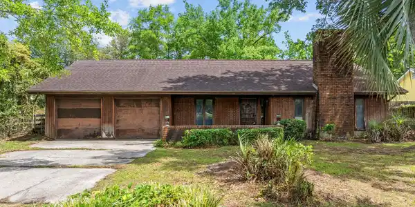219 Caropine Dr.
