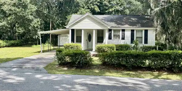 1357 Moss Ave.