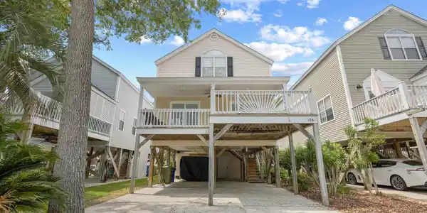 108 N Oak Dr.