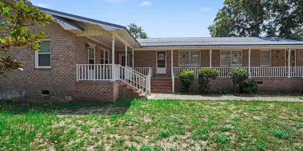 520 Boundary Ave.