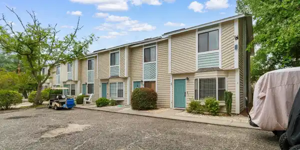 1011 Hunter Ave.
