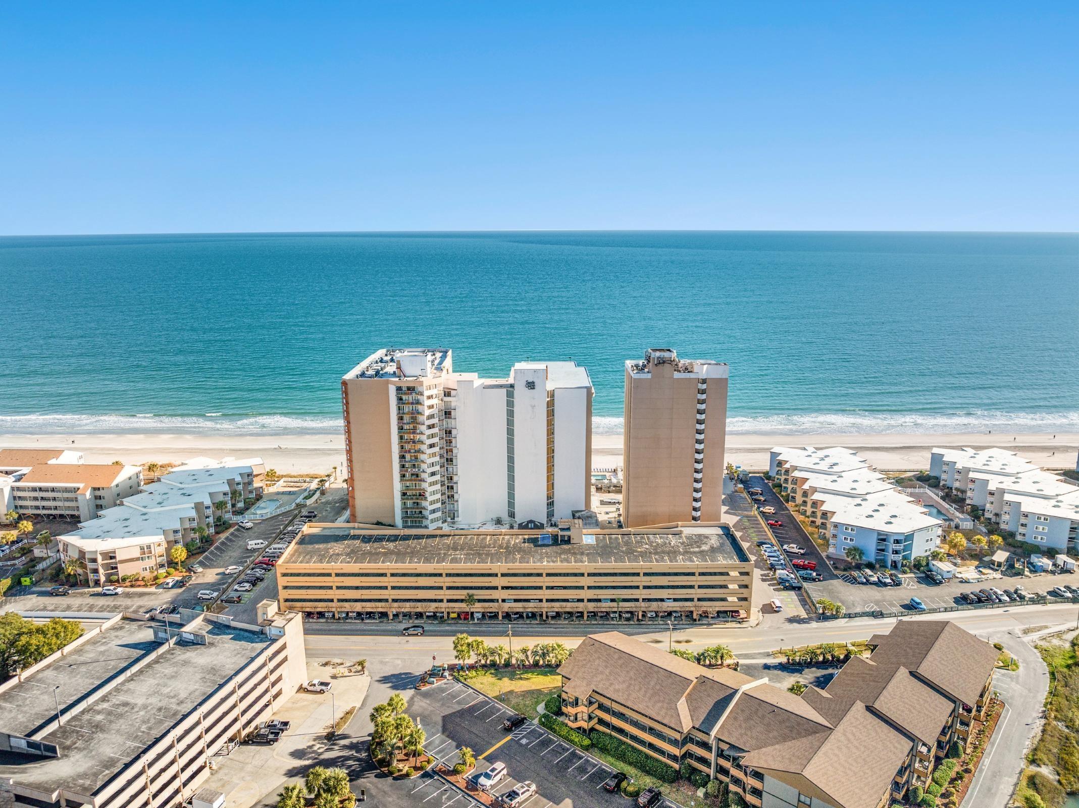 Image 4: Aerial view of unending shoreline Image 4: Aerial view of unending shoreline