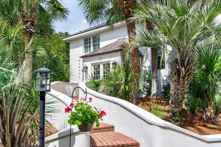 60 Seawind Ct.