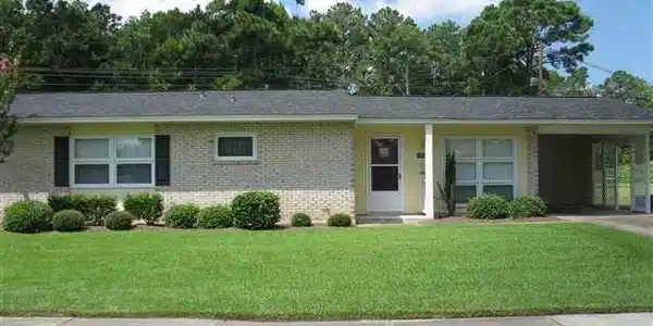 3931 Spruce Dr.