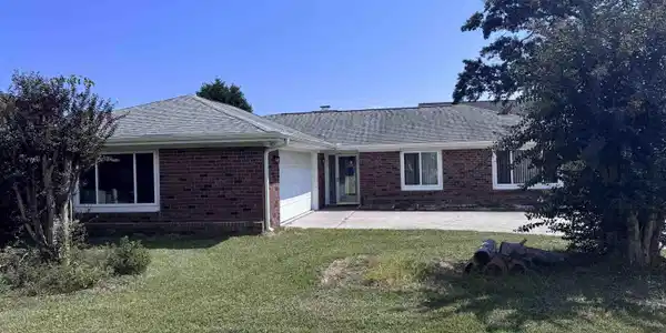 574 Circle Dr.
