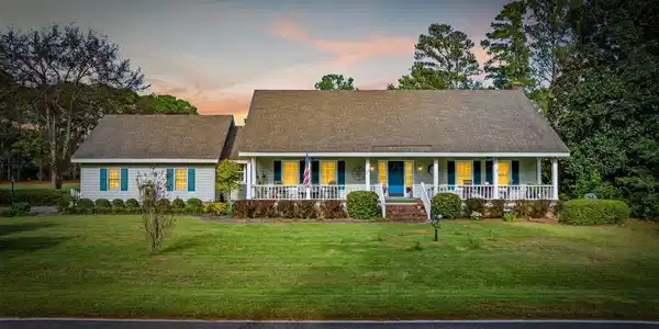 130 Parkview Dr.