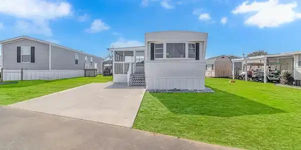 1519 Gardenia Ave.
