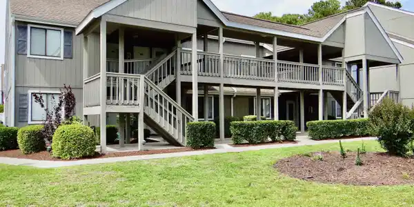 1890 Auburn Ln.