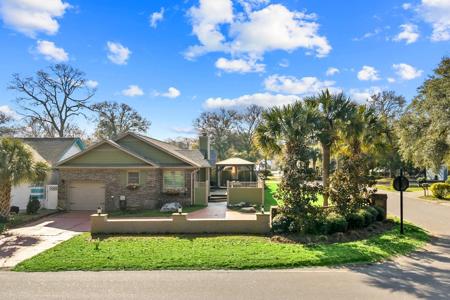 10064 Kings Rd.