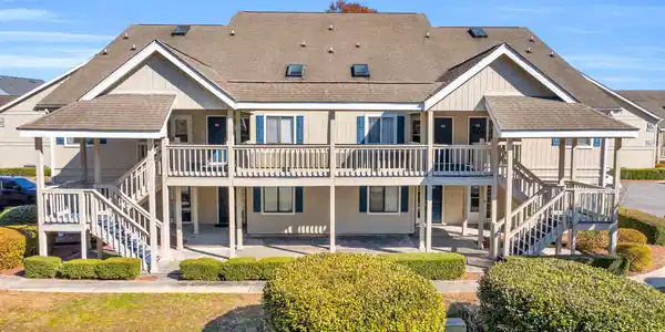 1870 Auburn Ln.