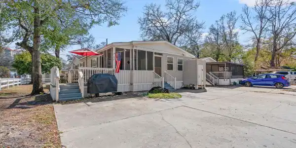 9700 Kings Rd.