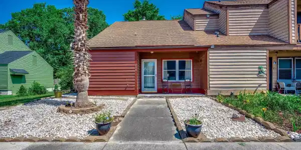 808 Myrtle Ct.
