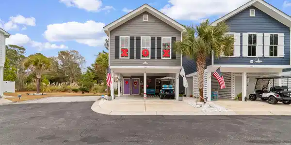 220 Kings Crossing Loop
