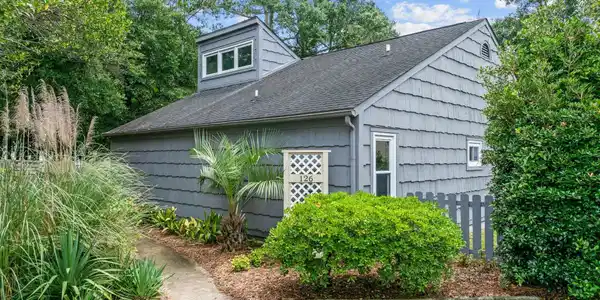 126 Dogwood Ln.