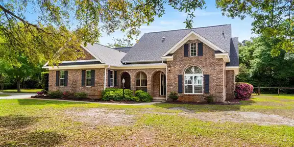 31 Spicebush Ln.