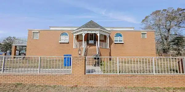 300 19th Ave. S