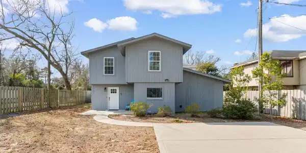 1005 28th Ave. S
