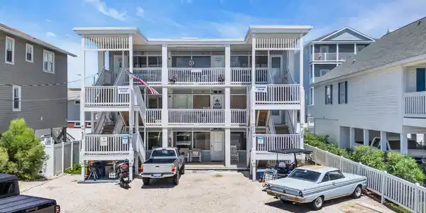 2607 N Ocean Blvd.