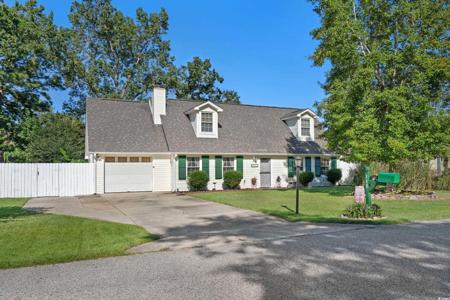 115 Colonial Circle