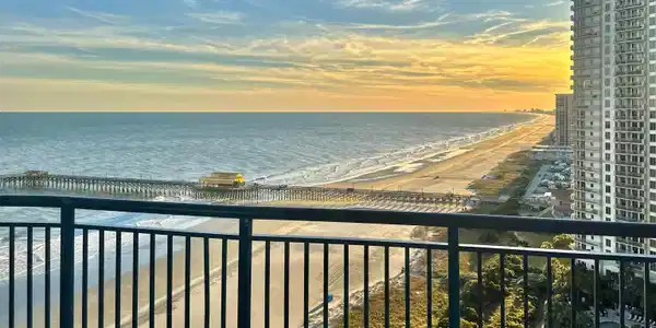 Image 4: Water view with nearby beach