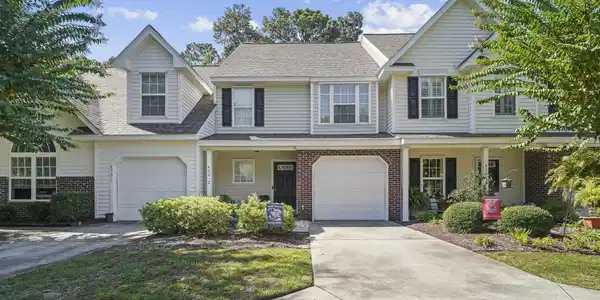 456 Red Rose Blvd.
