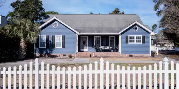 7715 Woodland Dr.