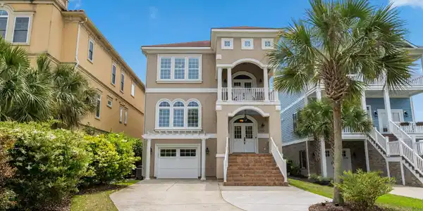 424 West Palms Dr.