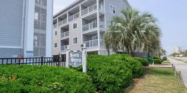 1509 N Waccamaw Dr.