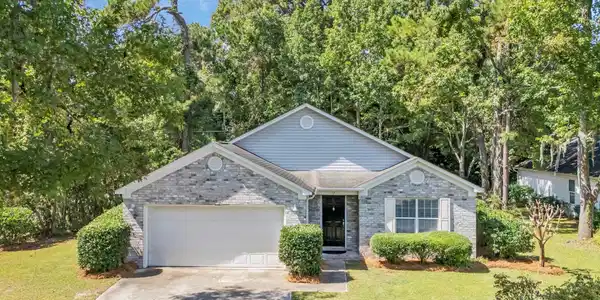 17 Lake Meadow Ln.