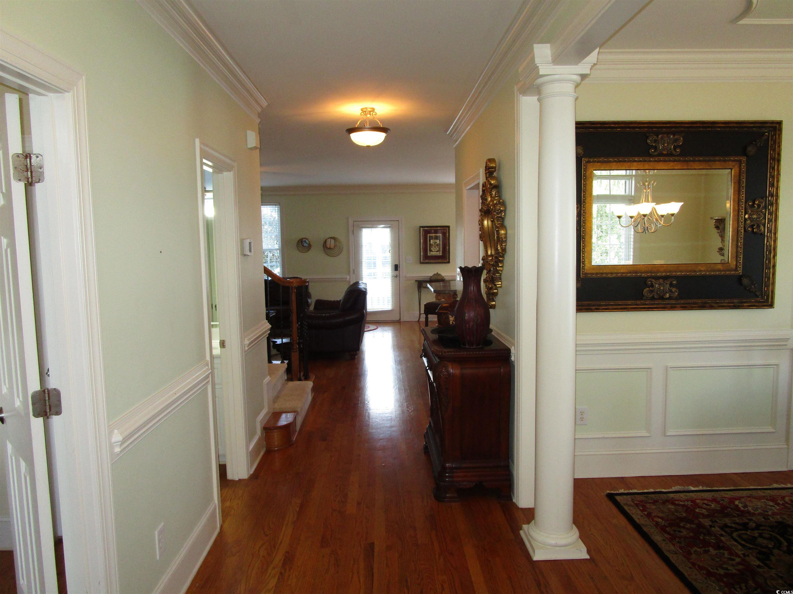 Image 3: Corridor with ornamental molding, ornate columns, Image 3: Corridor with ornamental molding, ornate columns,