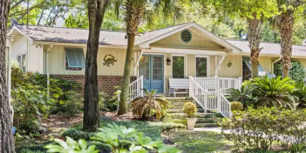 268 Lakeshore Dr.