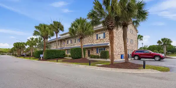 206 Double Eagle Dr.