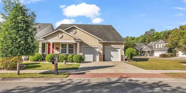 1605 Legends Ave.