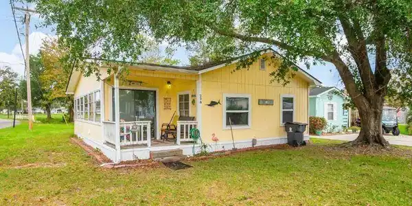 298 Flamingo Ct.