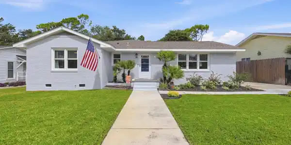 7711 Woodland Dr.