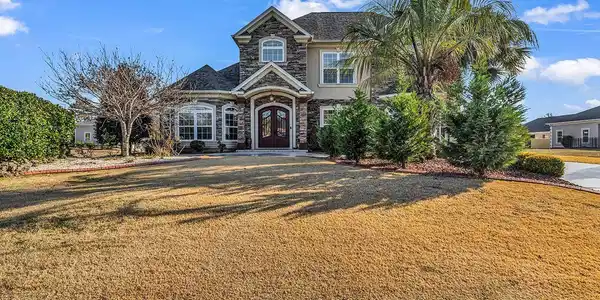 801 Bluffview Dr.