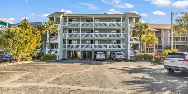 624 N Waccamaw Dr.