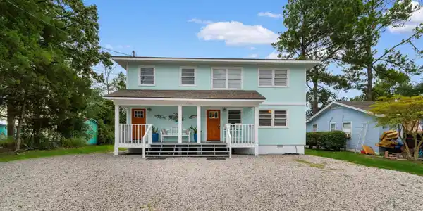1505 Edge Dr.