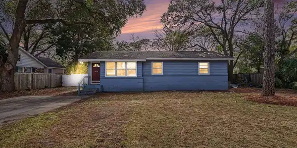 3914 Camellia Dr.
