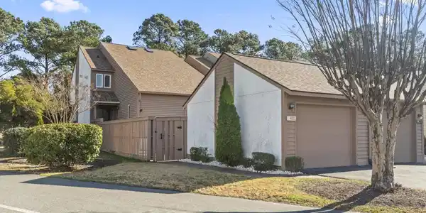 4002 Fairway Lakes Dr.