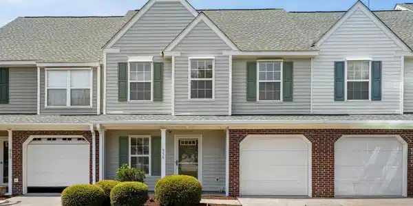 956 Williston Loop
