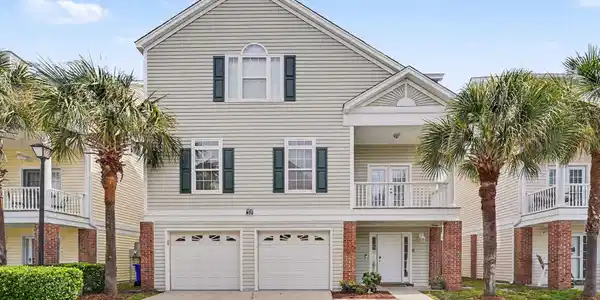 20 Palmas Dr.