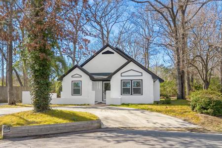 1067 Hickory Trail