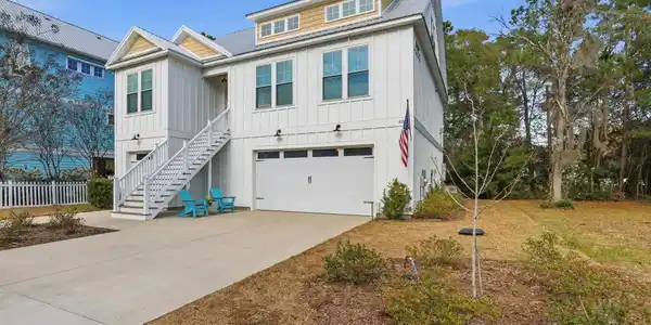 48 Seagrass Ct.