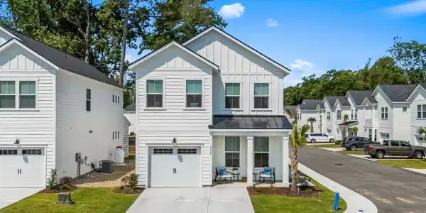 2527 Hillbourne Loop