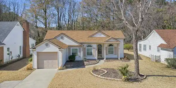 667 Bluebird Ln.